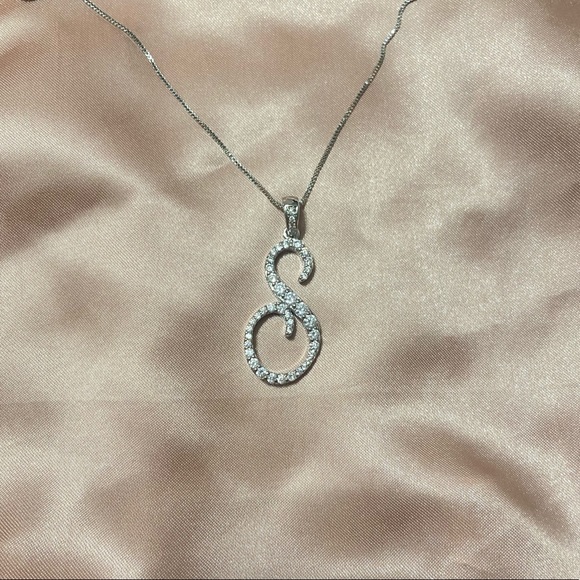 Letter S Initial Necklace - Picture 2 of 6